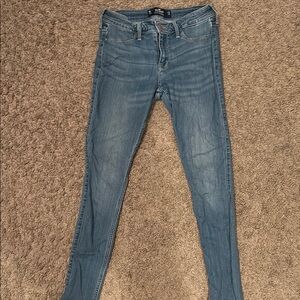 Blue Skinny Jeans with Stretchy Fabric and Tapered Leg